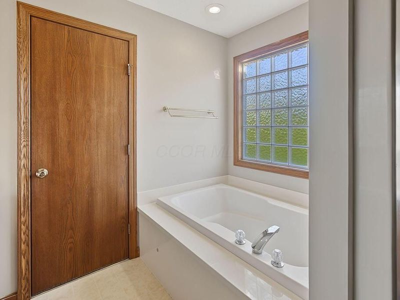 17 Waters Edge Drive , Mount Vernon, OH 43050 Photo 21