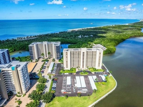 17 Bluebill AVE, Unit 904, NAPLES, FL 34108