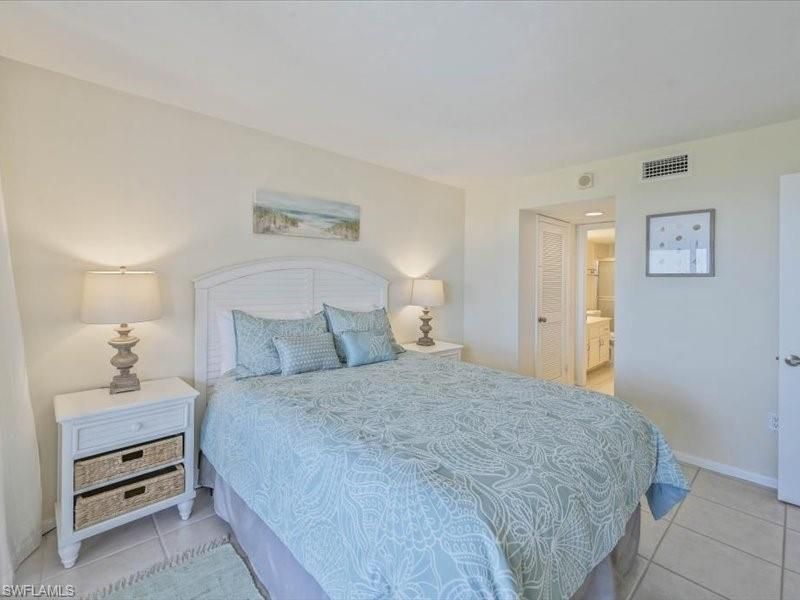 17 Bluebill Ave , Unit 904, Naples, FL 34108 Photo