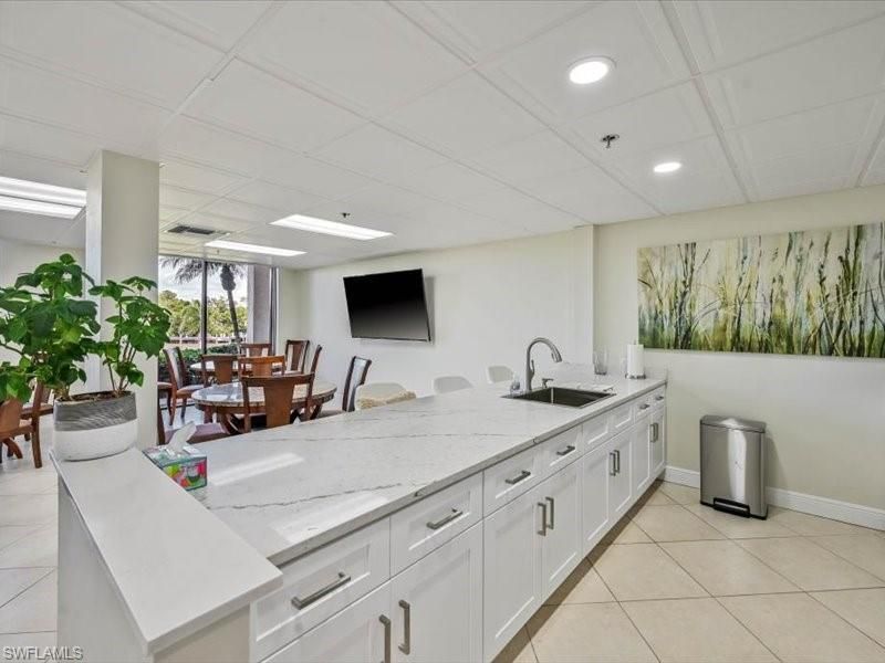 17 Bluebill Ave , Unit 904, Naples, FL 34108 Photo