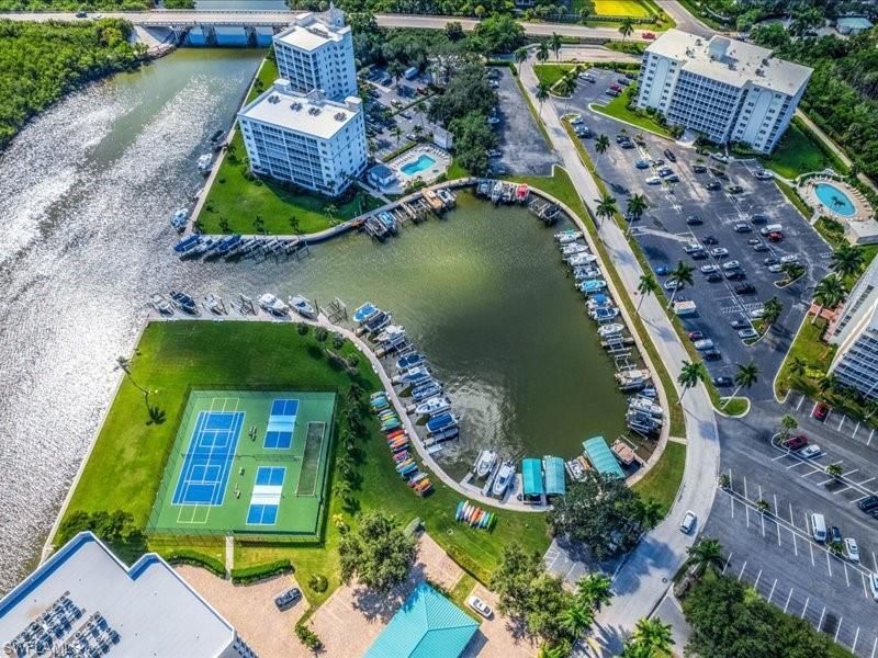 17 Bluebill Ave , Unit 904, Naples, FL 34108 Photo