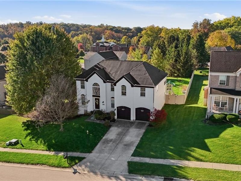 3835 W Sudbury Court, Bellbrook, OH 45305 Photo 2