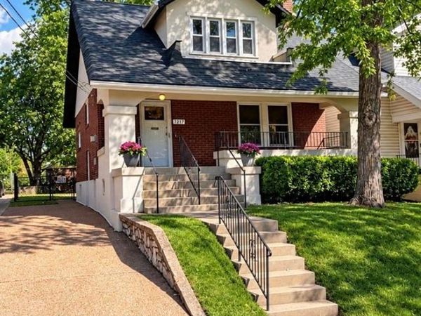 7217 Zephyr Place, Maplewood, MO 63143
