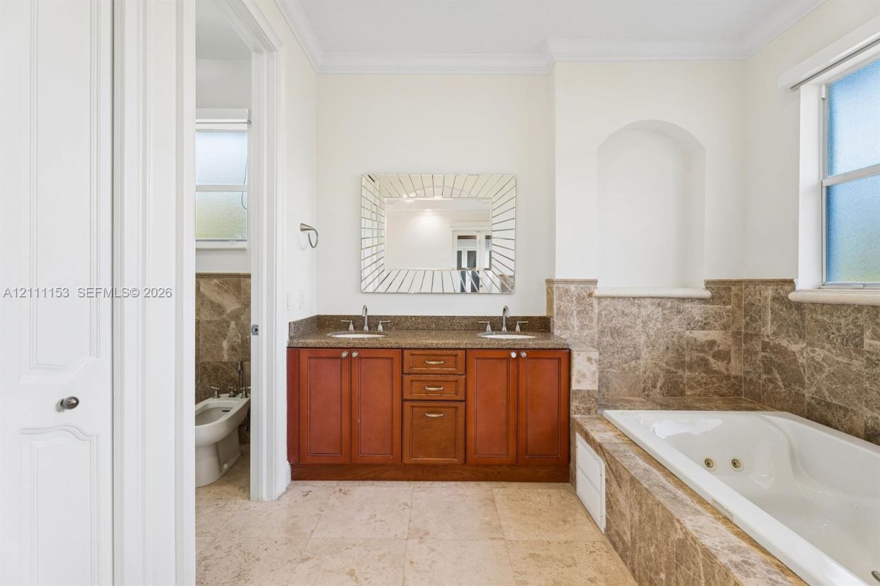 16625 Old Cutler Rd, Palmetto Bay, FL 33157 Photo