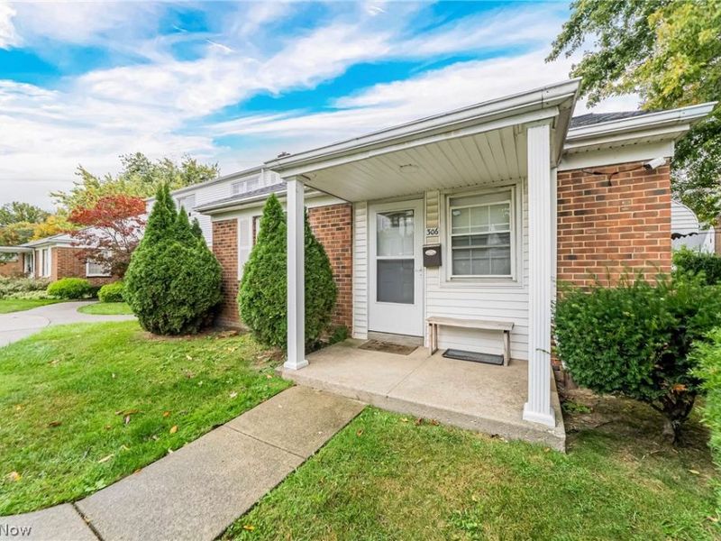 306 Buckner Drive, Unit 205, Euclid, OH 44123 Photo 3