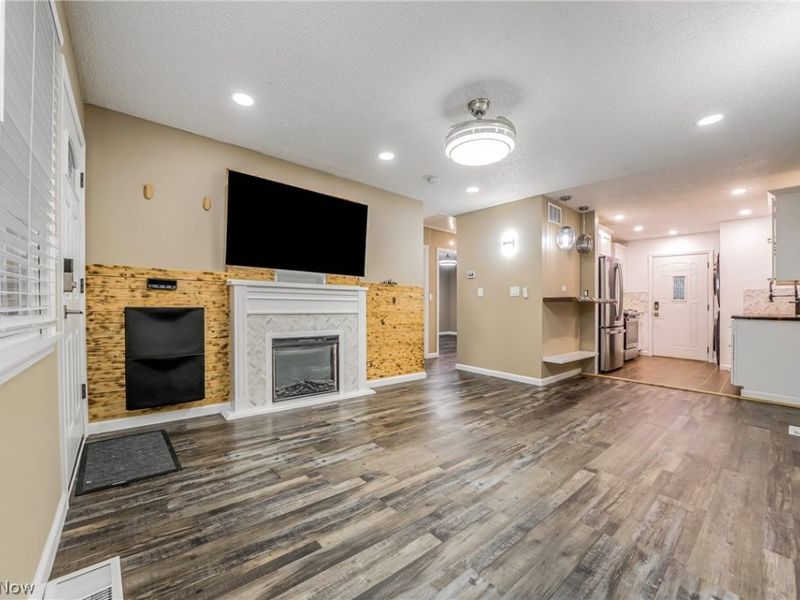 306 Buckner Drive, Unit 205, Euclid, OH 44123 Photo 4