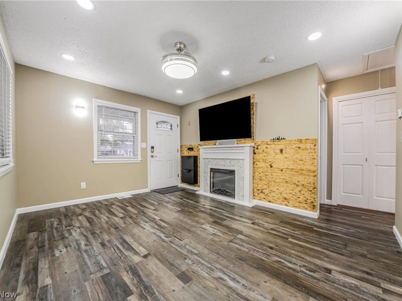 306 Buckner Drive, Unit 205, Euclid, OH 44123 Photo 5