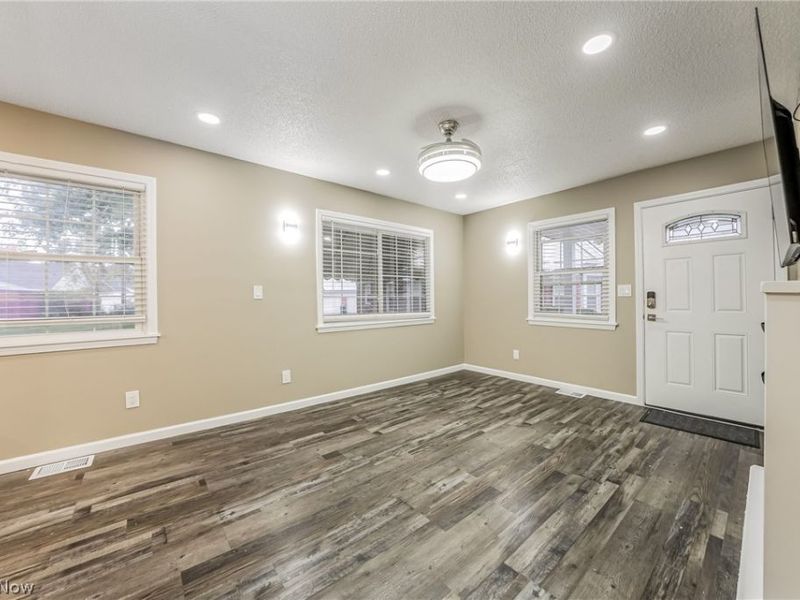 306 Buckner Drive, Unit 205, Euclid, OH 44123 Photo 6