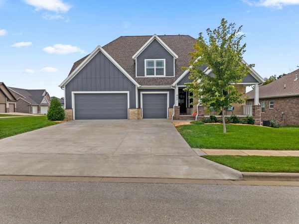 860 E Ashford Avenue , Nixa, MO 65714