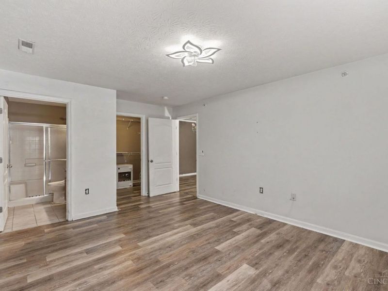 3404 North Bend Road, Unit 1, Green Township, OH 45239 Photo 8
