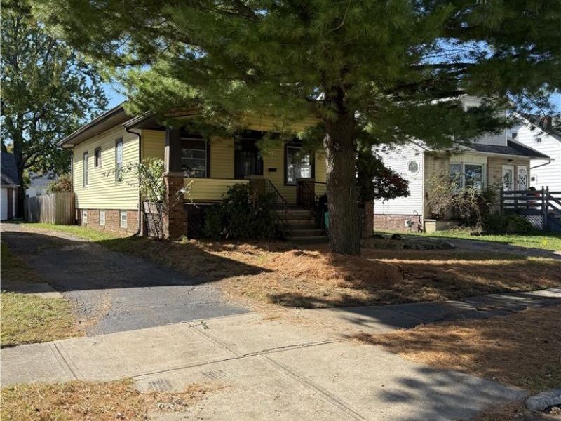 7923 Jameson Road, Parma, OH 44129 Photo 3