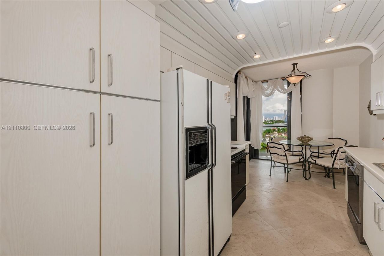 2800 Island Blvd , Unit 1105, Aventura, FL 33160 Photo