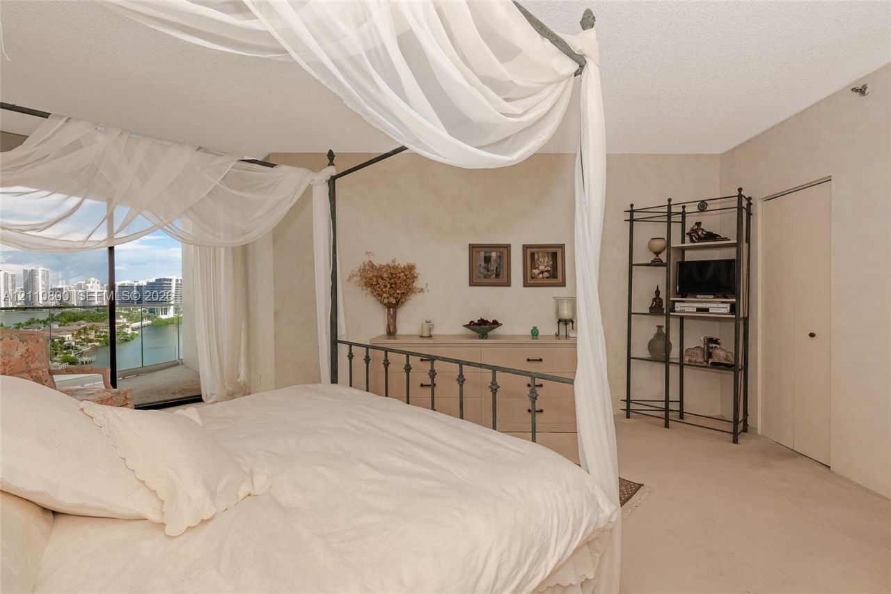 2800 Island Blvd , Unit 1105, Aventura, FL 33160 Photo