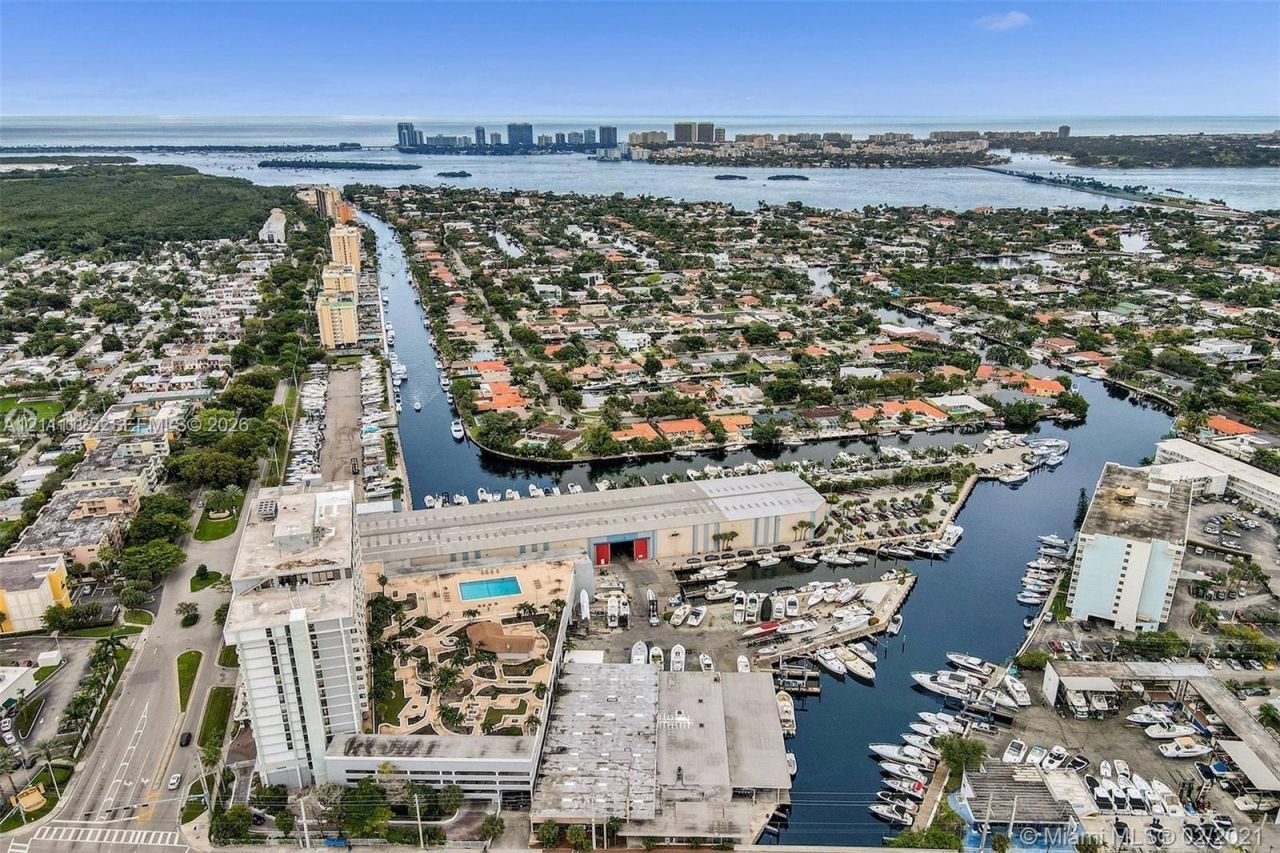 13499 Biscayne Blvd , Unit 1005, North Miami, FL 33181 Photo