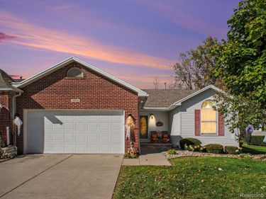 7374 Cross Creek Drive, Swartz Creek, Mi 48473