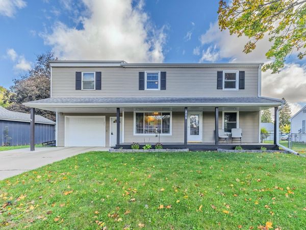 808 N 14th St , Estherville, IA 51334