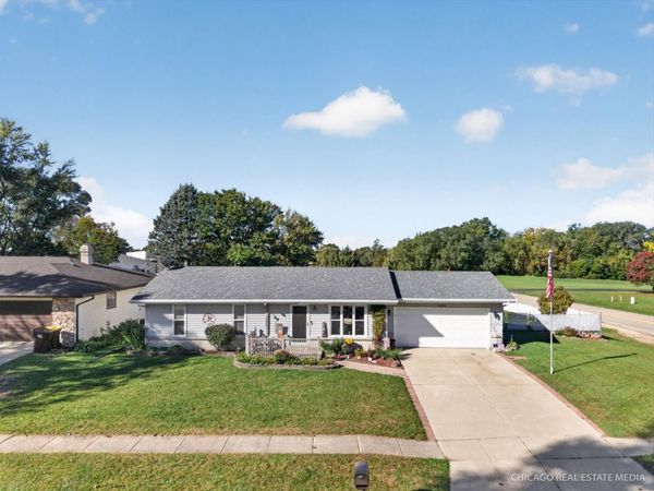 4490 Applewood Lane, Loves Park, IL 61111