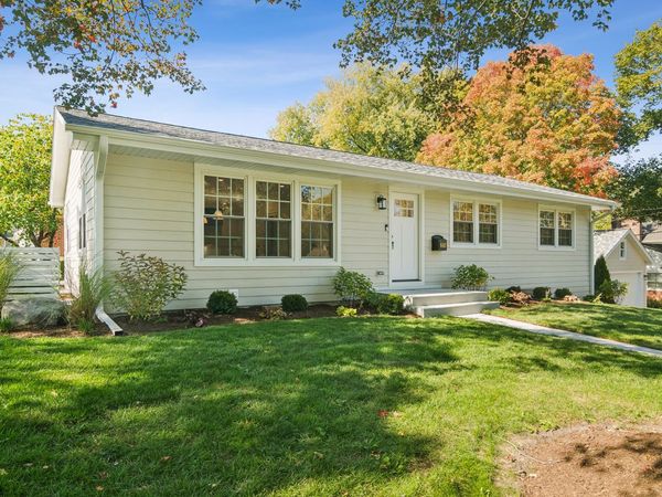 640 Prairie Avenue , Barrington, IL 60010