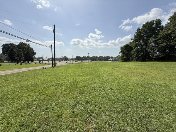 357 W Church Ave , Medina, TN 38355