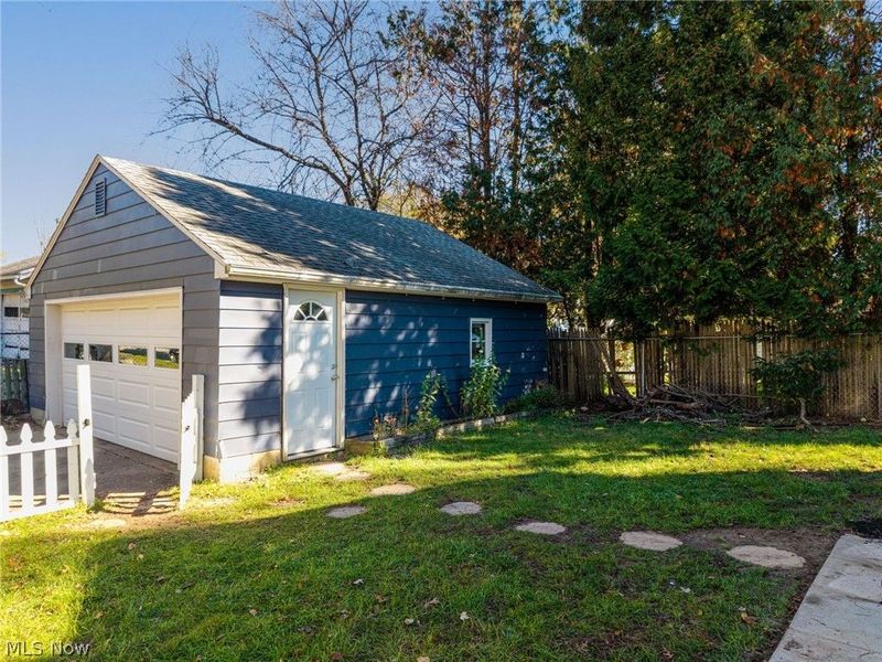 2875 Pikes Avenue, Akron, OH 44314 Photo 8