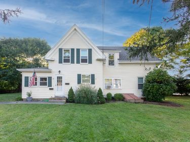 19 Prospect St, Unit 2, Kingston, MA 02364