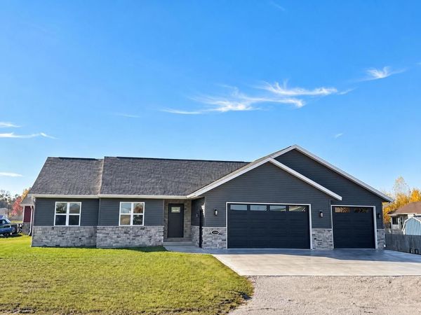 1909 Summit STREET, Manitowoc, WI 54220