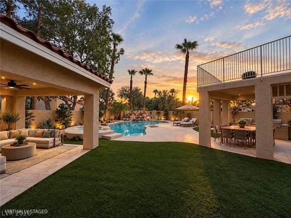 8132 Bay Pines Avenue , Las Vegas, NV 89128