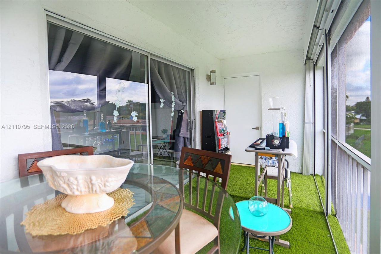 6570 Royal Palm Blvd , Unit 301J, Margate, FL 33063 Photo