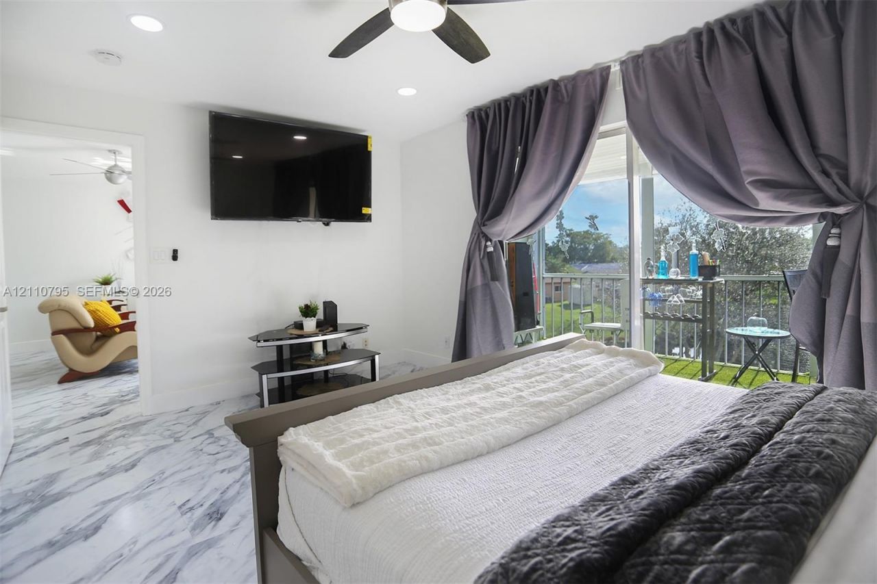 6570 Royal Palm Blvd , Unit 301J, Margate, FL 33063 Photo