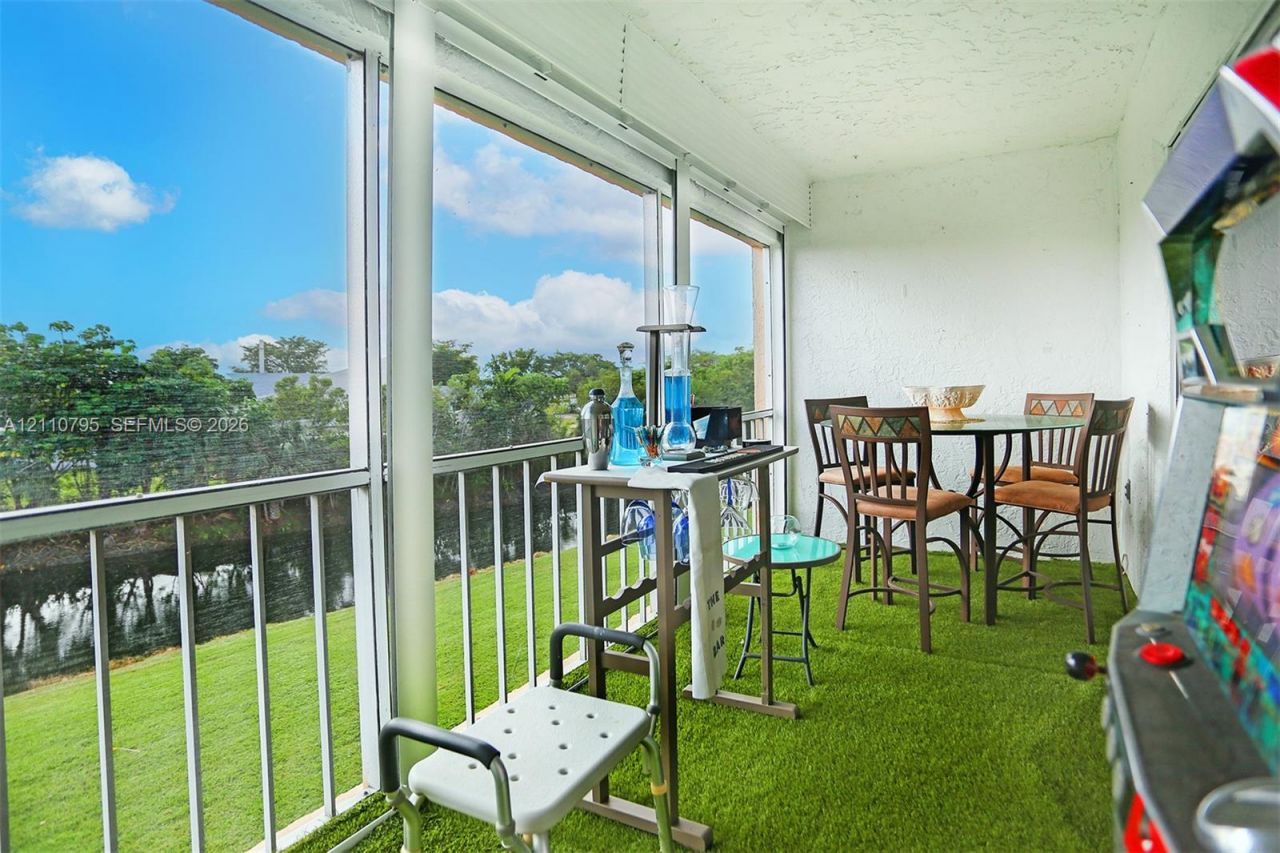 6570 Royal Palm Blvd , Unit 301J, Margate, FL 33063 Photo