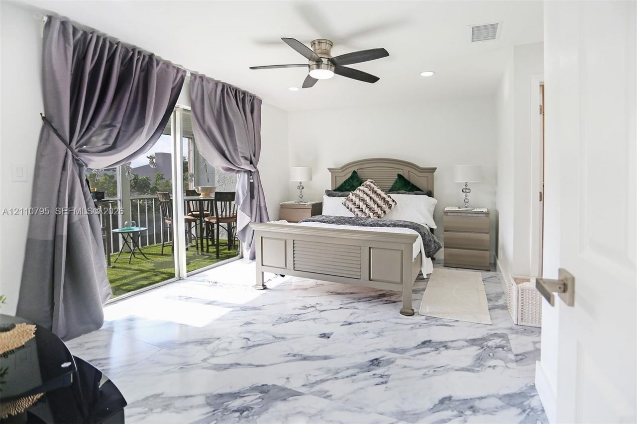 6570 Royal Palm Blvd , Unit 301J, Margate, FL 33063 Photo