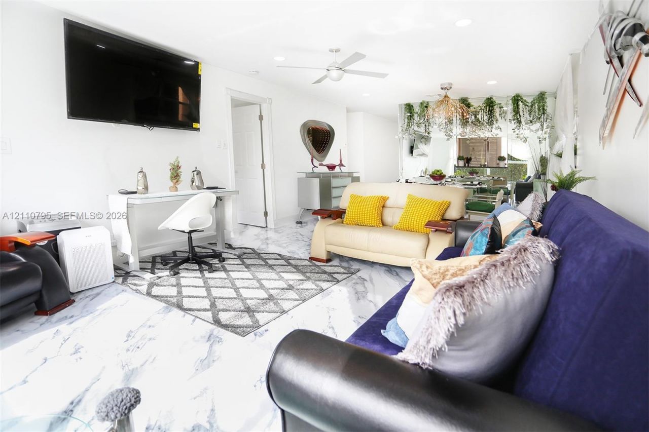 6570 Royal Palm Blvd , Unit 301J, Margate, FL 33063 Photo