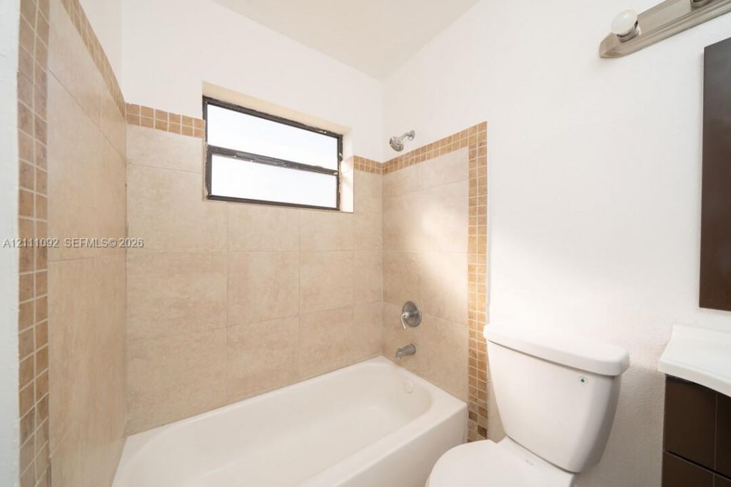 417 NW 2nd Ave , Unit 12, Hallandale Beach, FL 33009 Photo