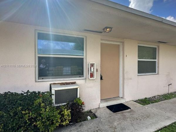 15960 NE 19th Pl , Unit 3, North Miami Beach, FL 33162
