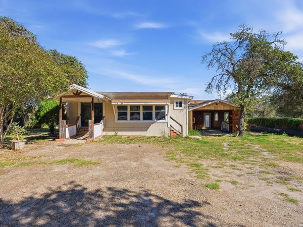 22810 Tiny Trl, Elmendorf, TX 78112