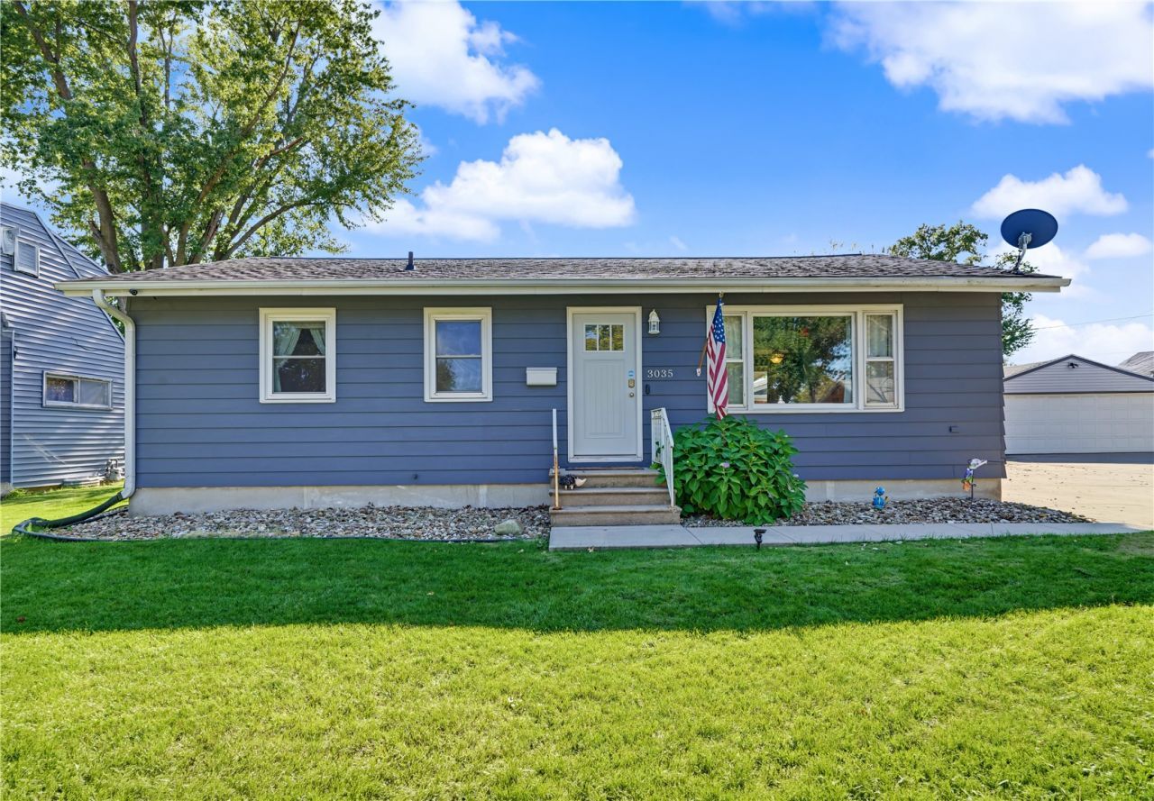 3035 16th Avenue, Marion, IA 52302 Main Photo