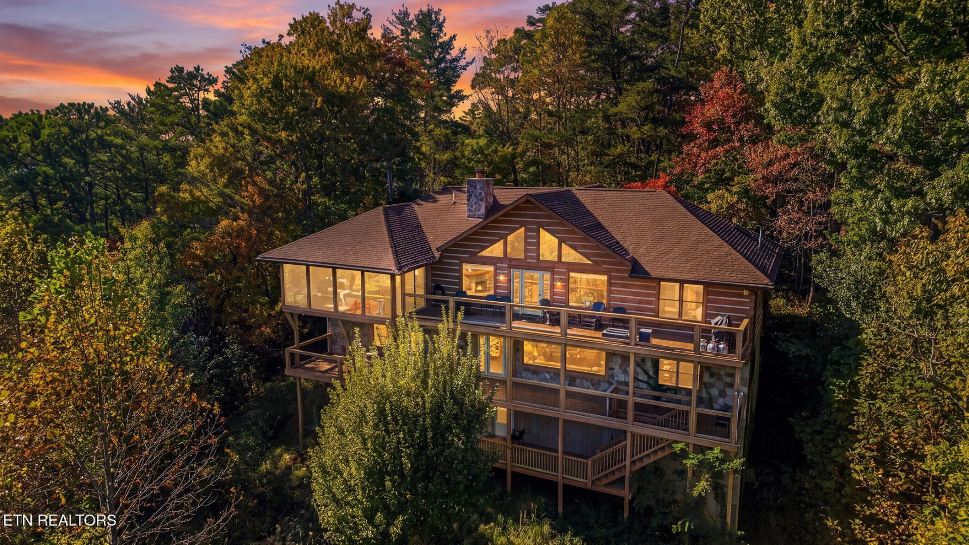 449 Lucerne Way, Gatlinburg, TN 37738 Main Photo