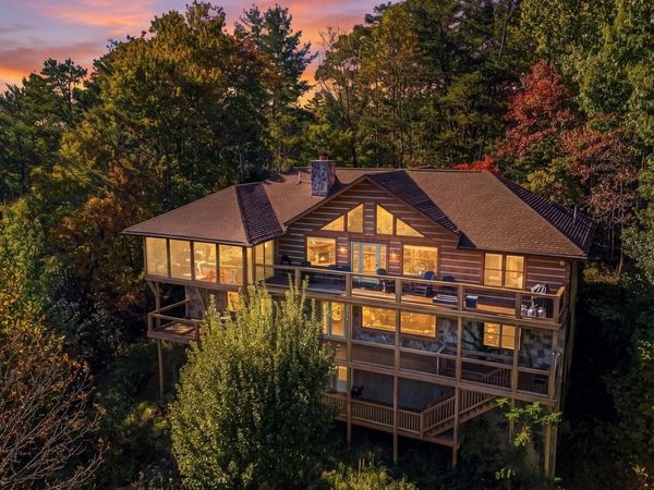449 Lucerne Way, Gatlinburg, TN 37738
