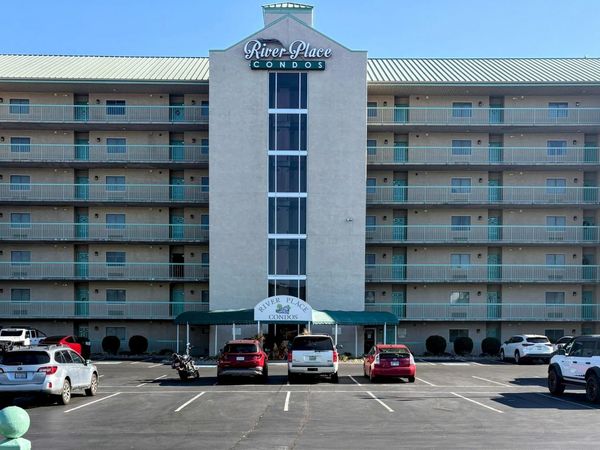 3215 N River Rd, Pigeon Forge, TN 37863