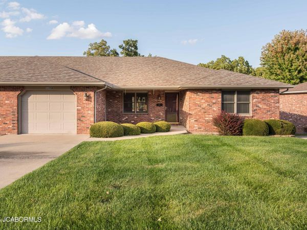 1249 DUANE SWIFT PARKWAY, Jefferson City, MO 65109