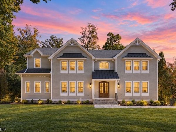 38 Brookside Ter, North Caldwell, NJ 07006