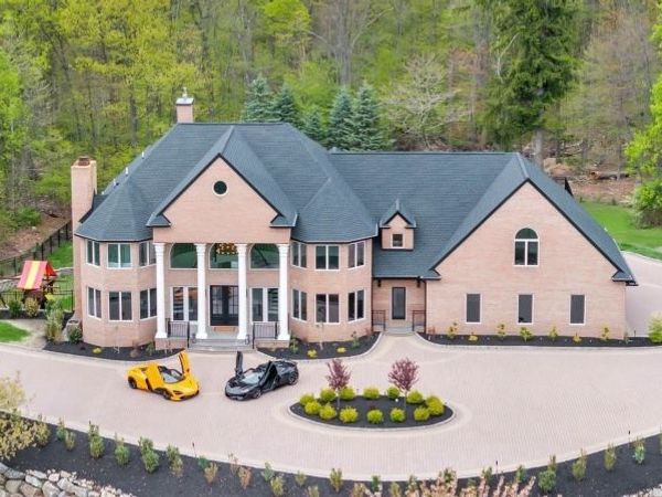 19 Amira Ln, Kinnelon, NJ 07405