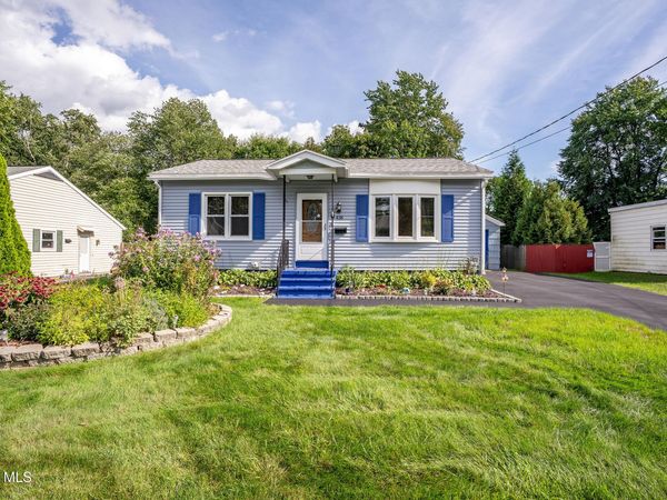 438 Clayton Road, Schenectady, NY 12304