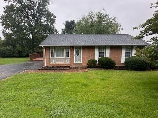 745 Kenyon RD , Vinton, VA 24179