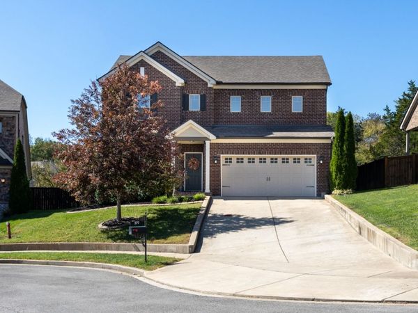 577 Fall Creek Cir, Goodlettsville, TN 37072