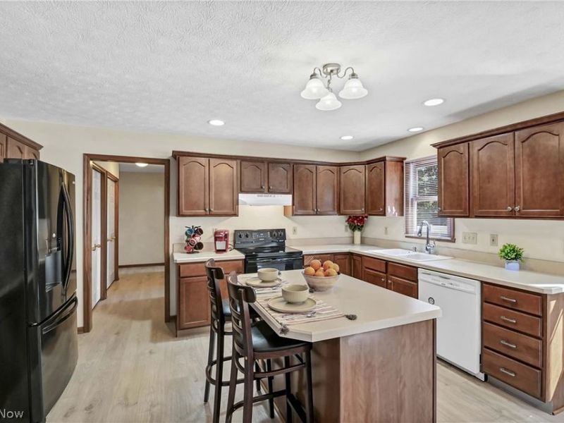 970 Scenic Lane, Seven Hills, OH 44131 Photo 11