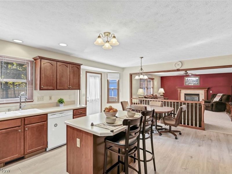 970 Scenic Lane, Seven Hills, OH 44131 Photo 14