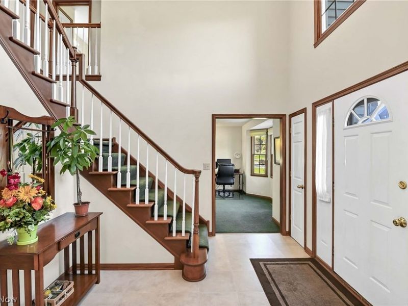 970 Scenic Lane, Seven Hills, OH 44131 Photo 6