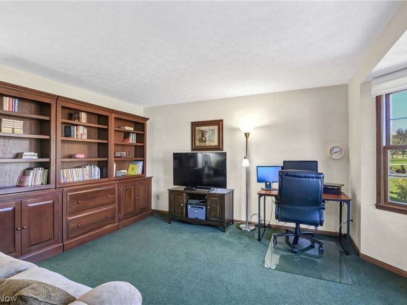 970 Scenic Lane, Seven Hills, OH 44131 Photo 7