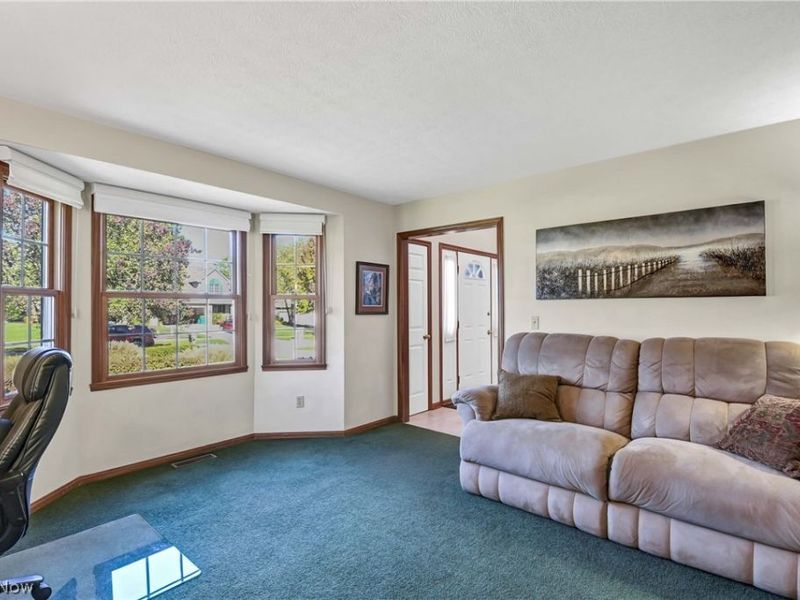 970 Scenic Lane, Seven Hills, OH 44131 Photo 8